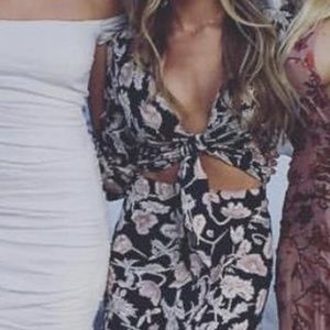 FLYNN SKYE LONG SLEEVE THAT'S A WRAP CROP TOP